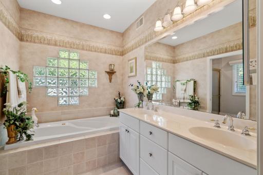 15183 Wayzata Boulevard, Wayzata, MN 55391