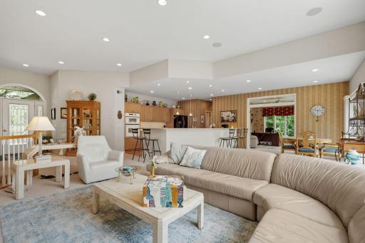 15183 Wayzata Boulevard, Wayzata, MN 55391