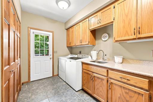 4819_137th_Street_West_Apple_Valley_MN_USA_020.jpg