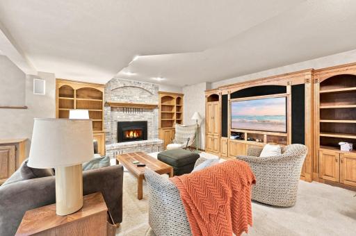 4819_137th_Street_West_Apple_Valley_MN_USA_027.jpg