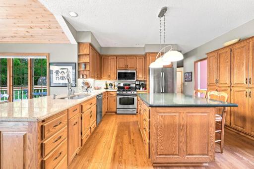 4819_137th_Street_West_Apple_Valley_MN_USA_011.jpg