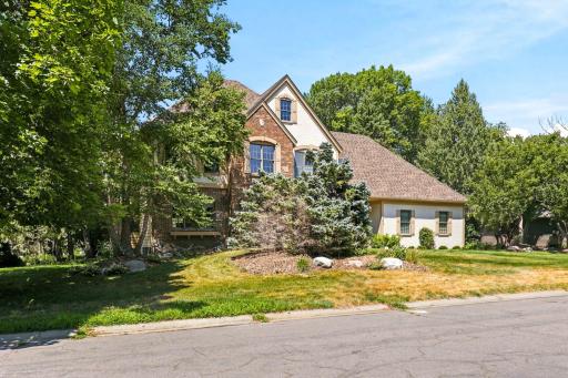 4819_137th_Street_West_Apple_Valley_MN_USA_002.jpg