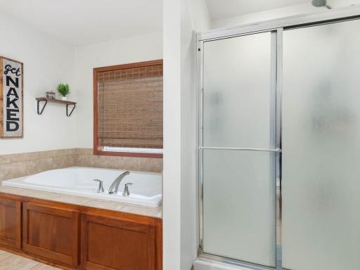 Seperate tub and shower
