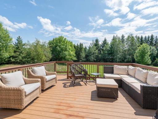 Spacious deck!