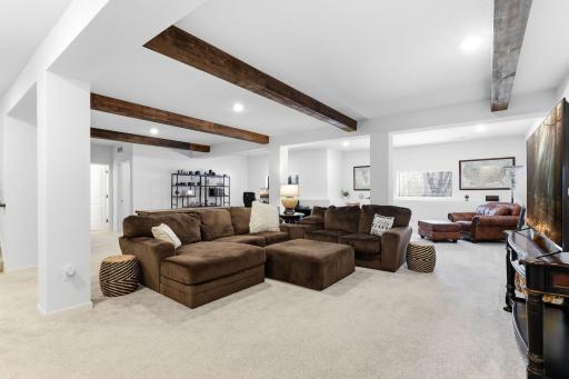 4648 Benjamin Place, Woodbury, MN 55129