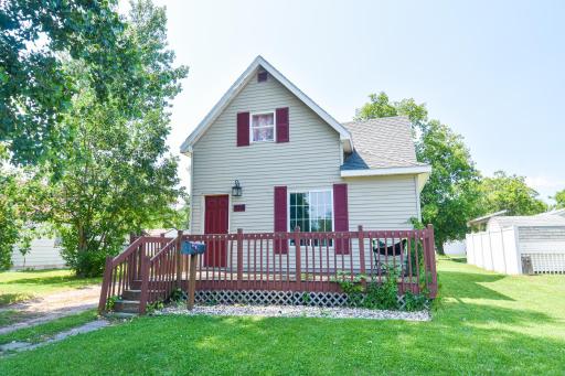 615 Markley Avenue S, Thief River Falls, MN 56701