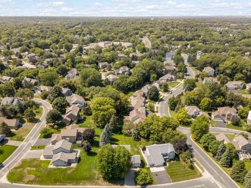 Homes in this neighborhood rarely become available. Especially from the original owner!