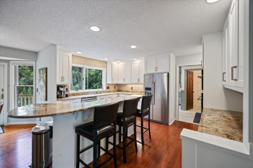 1638 Quail Ridge Circle, Saint Paul, MN 55125