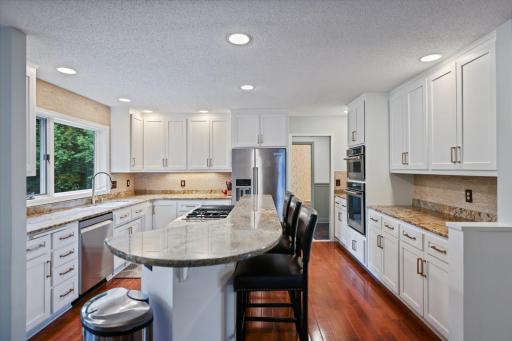 1638 Quail Ridge Circle, Saint Paul, MN 55125