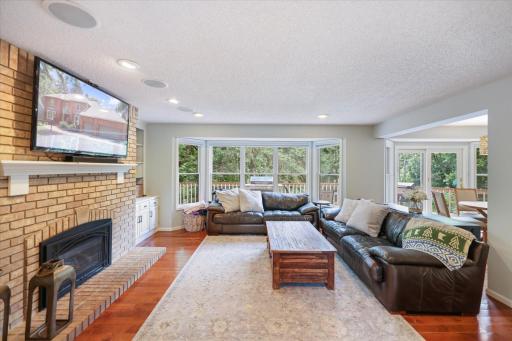 1638 Quail Ridge Circle, Saint Paul, MN 55125