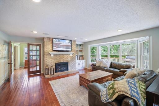 1638 Quail Ridge Circle, Saint Paul, MN 55125