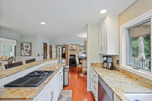 1638 Quail Ridge Circle, Saint Paul, MN 55125