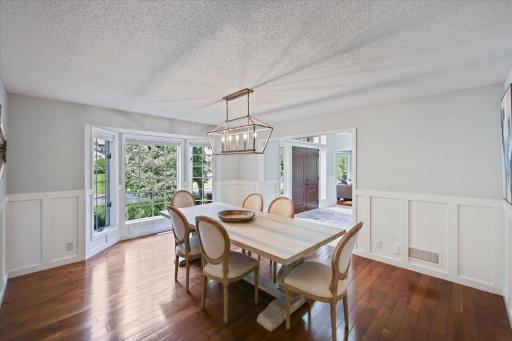1638 Quail Ridge Circle, Saint Paul, MN 55125