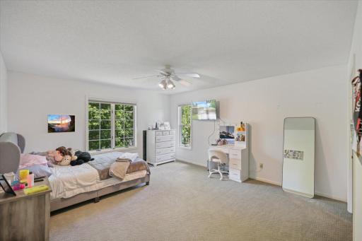 1638 Quail Ridge Circle, Saint Paul, MN 55125