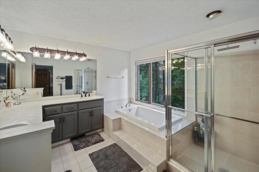 1638 Quail Ridge Circle, Saint Paul, MN 55125