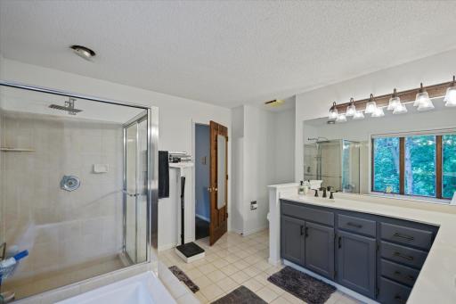 1638 Quail Ridge Circle, Saint Paul, MN 55125