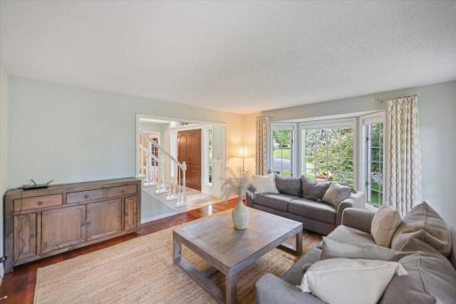 1638 Quail Ridge Circle, Saint Paul, MN 55125