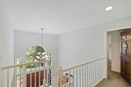 1638 Quail Ridge Circle, Saint Paul, MN 55125