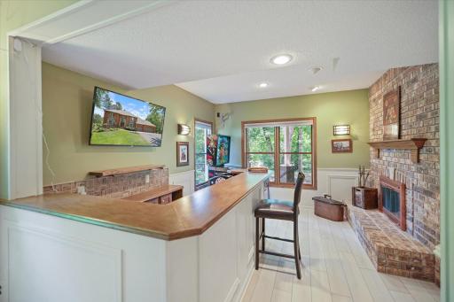 1638 Quail Ridge Circle, Saint Paul, MN 55125