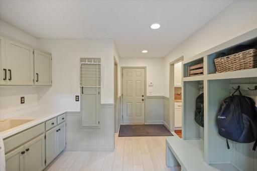 1638 Quail Ridge Circle, Saint Paul, MN 55125