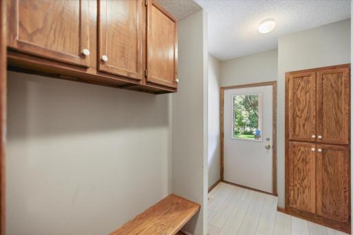 1638 Quail Ridge Circle, Saint Paul, MN 55125