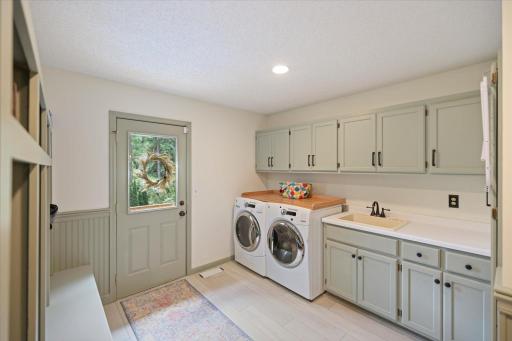 1638 Quail Ridge Circle, Saint Paul, MN 55125