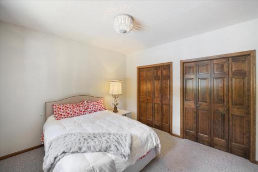 1638 Quail Ridge Circle, Saint Paul, MN 55125