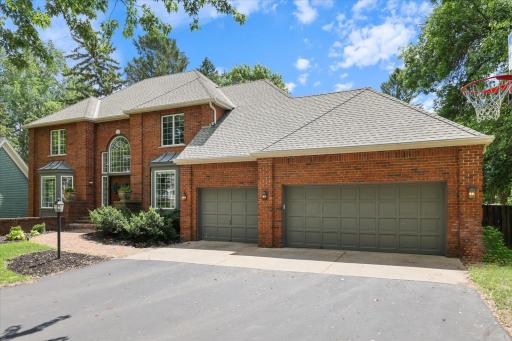 1638 Quail Ridge Circle, Saint Paul, MN 55125