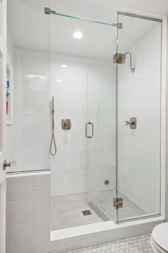 4610 France Avenue S, Edina, MN 55410
