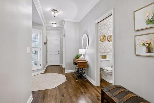4610 France Avenue S, Edina, MN 55410