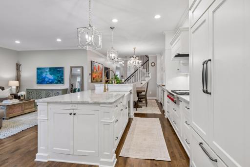 4610 France Avenue S, Edina, MN 55410