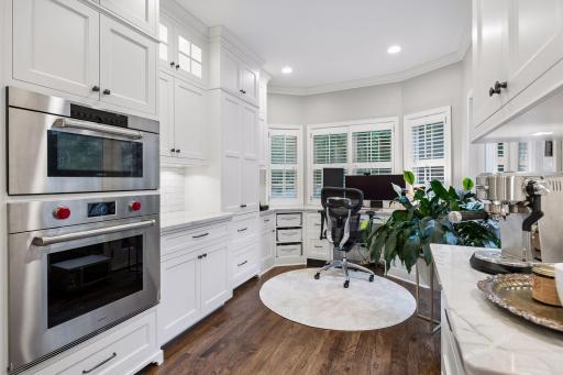 4610 France Avenue S, Edina, MN 55410