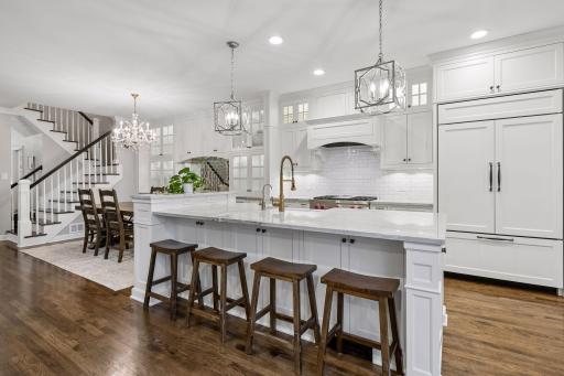 4610 France Avenue S, Edina, MN 55410