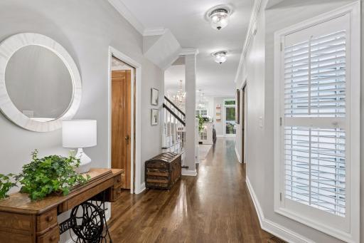 4610 France Avenue S, Edina, MN 55410