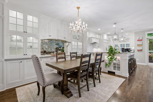 4610 France Avenue S, Edina, MN 55410