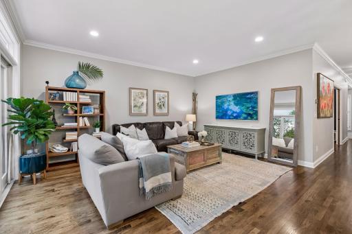4610 France Avenue S, Edina, MN 55410