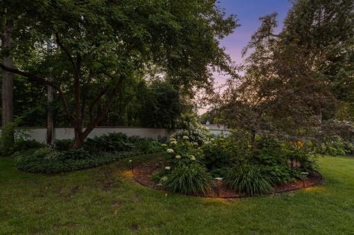 4610 France Avenue S, Edina, MN 55410