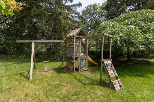 1424 Woodland Drive SW, Rochester, MN 55902
