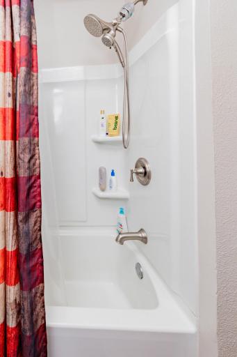 318 1st Avenue E, West Fargo, ND 58078