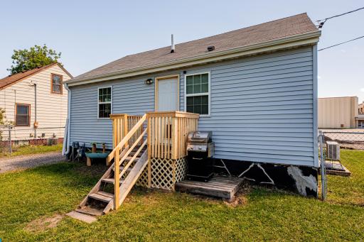 318 1st Avenue E, West Fargo, ND 58078