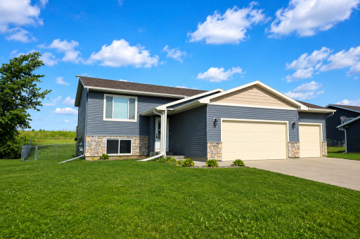 906 7th Avenue, Wanamingo, MN 55983