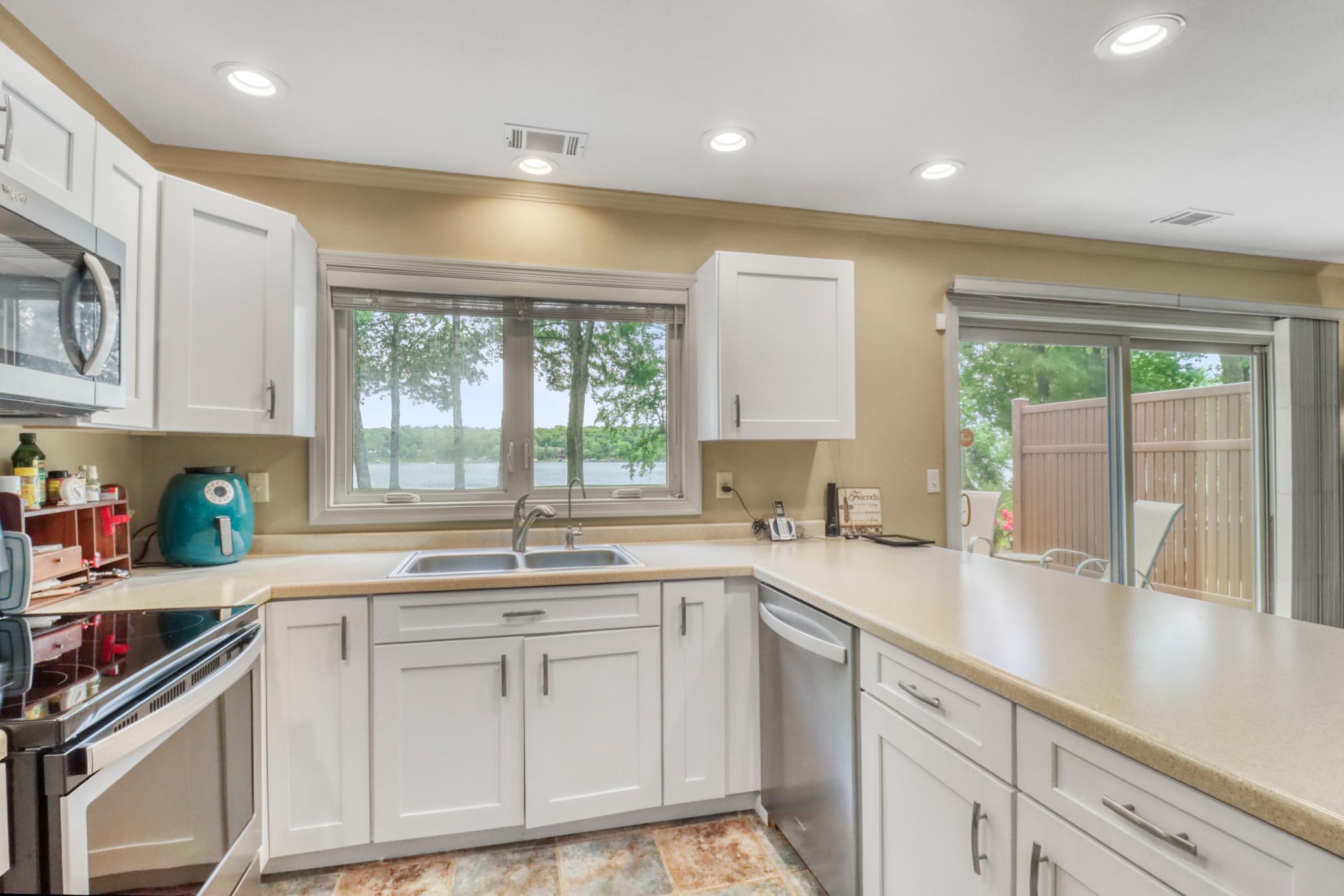 Kitchen1_6.JPG