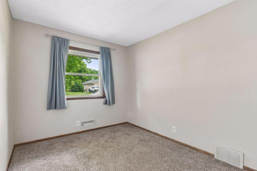 1849 Barry Drive, Newport, MN 55055