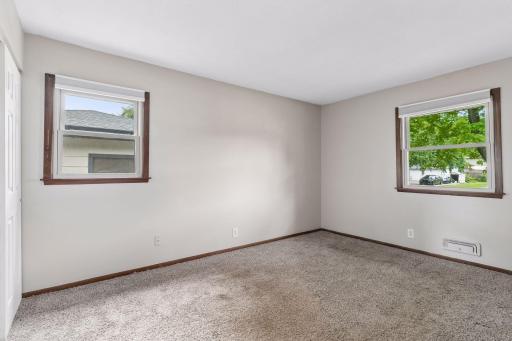 1849 Barry Drive, Newport, MN 55055