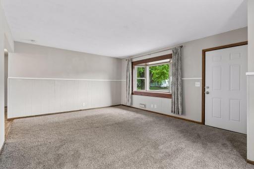 1849 Barry Drive, Newport, MN 55055