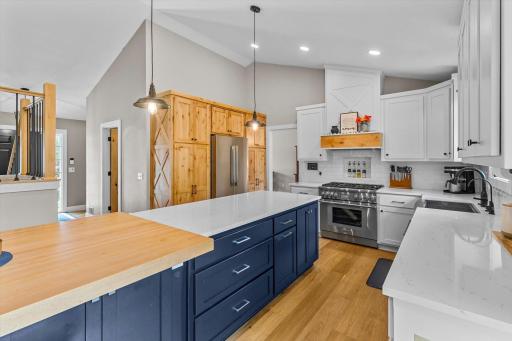 9142 Harpers Court NE, Minneapolis, MN 55449