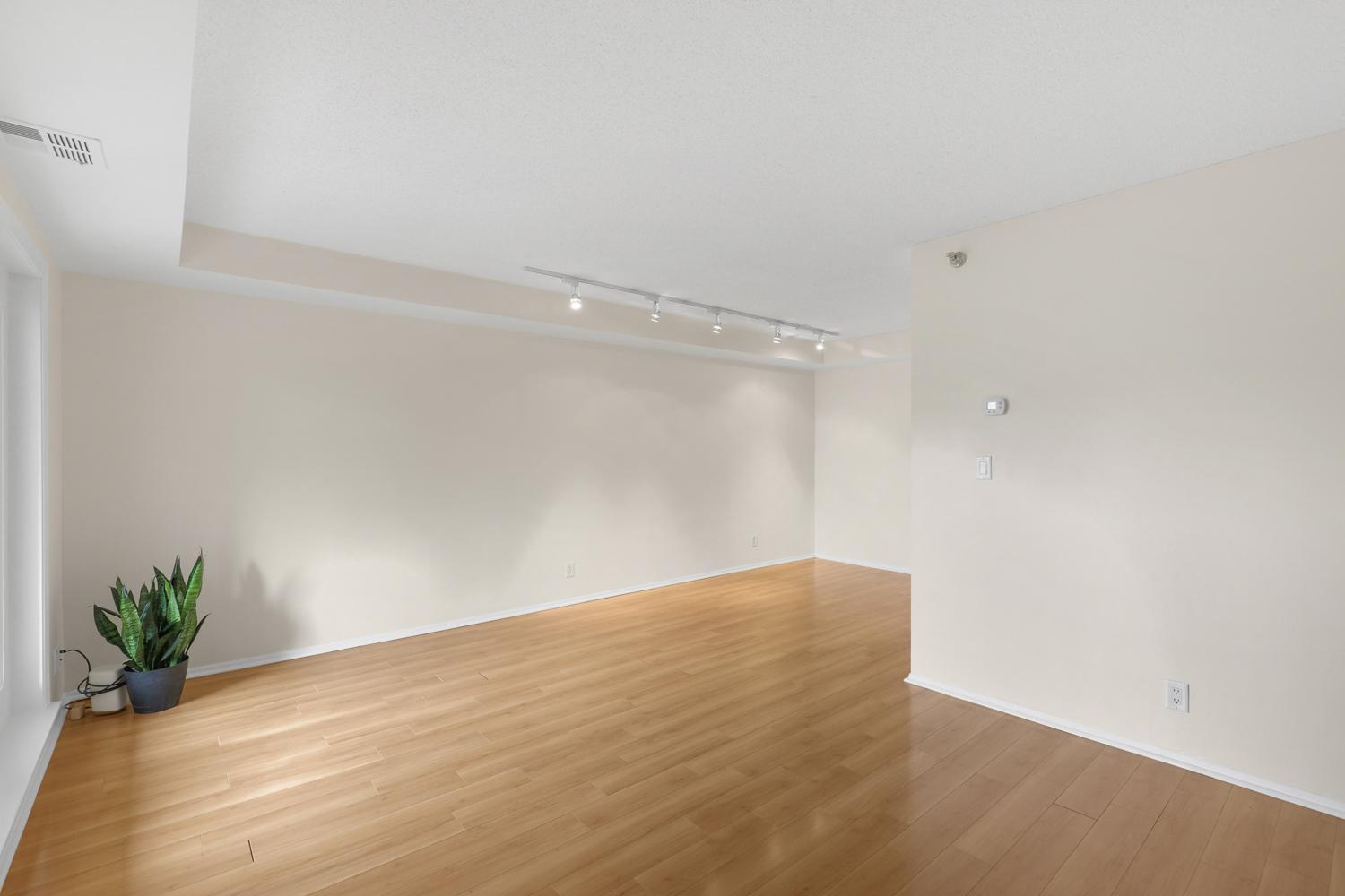20 2nd St NE P505, Minneapolis, MN 55413-05.jpg