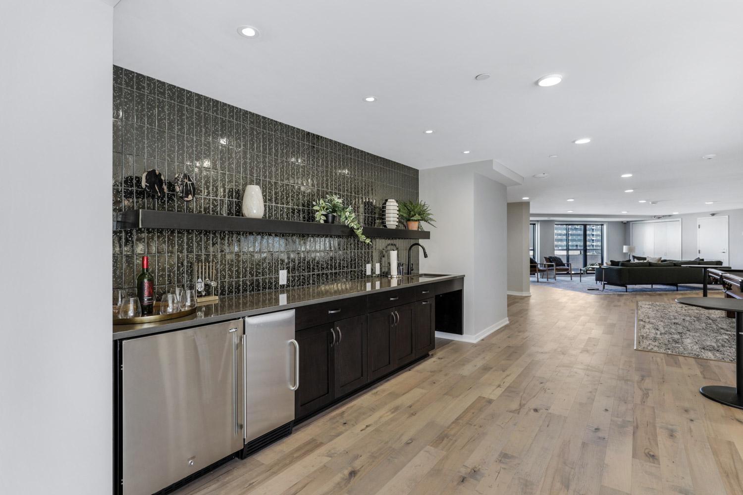 7 - Falls Pinnacle 5th Floor Lounge Wet Bar.jpg