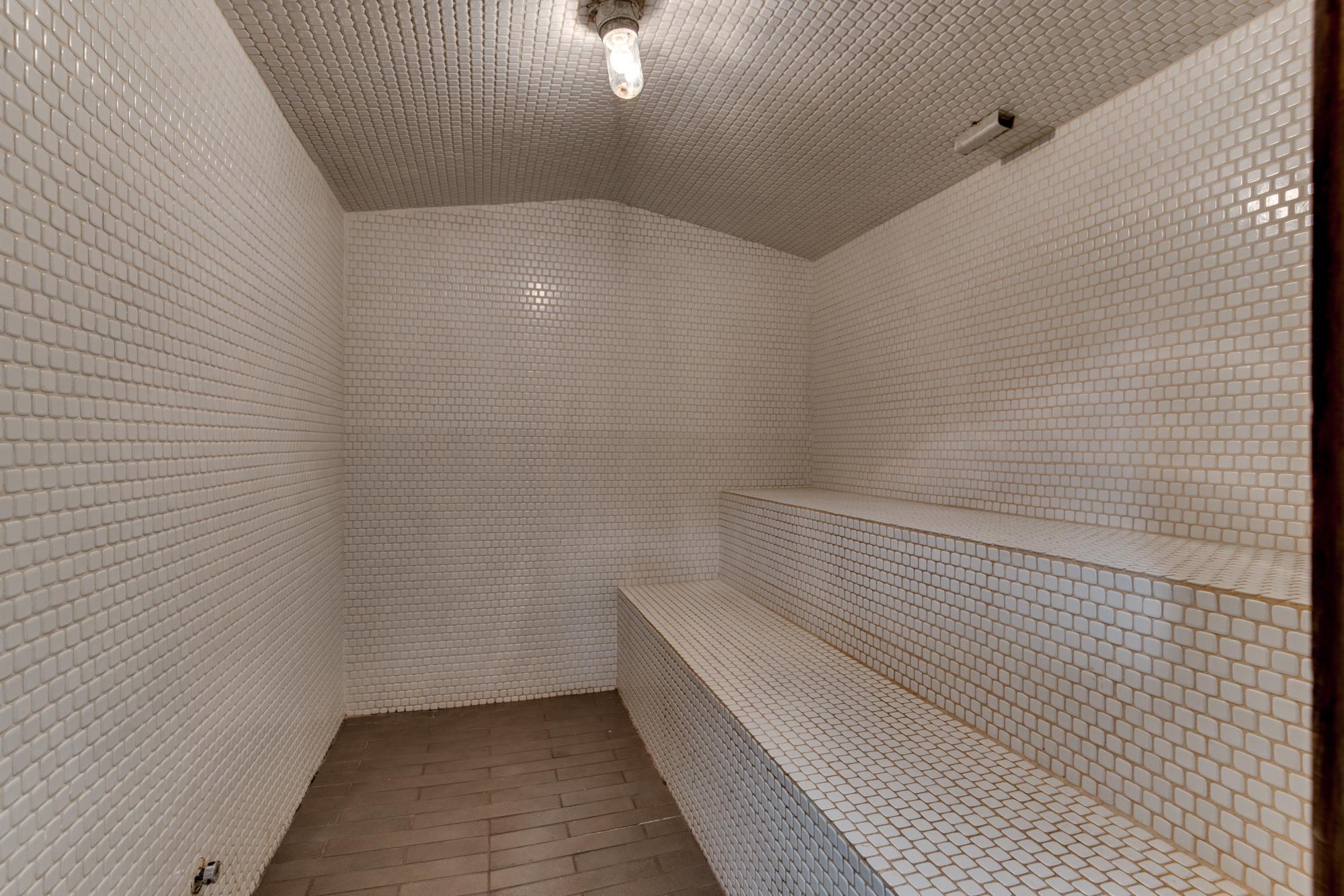 13 - Falls Pinnacle Steam Room (there are two).jpg