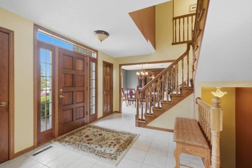 5025 W 94th Street, Bloomington, MN 55437